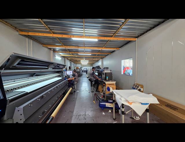 954M² WAREHOUSE TO LET IN SPARTAN